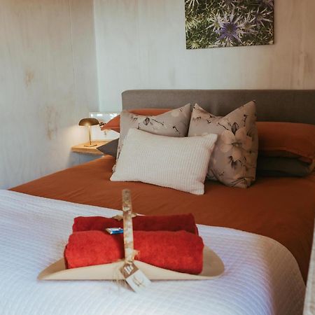ホテル Golden Bay Glamping タカカ エクステリア 写真